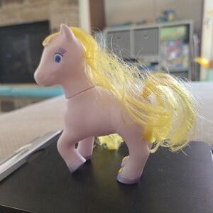 Tara Toys Mommy Pony KO My Little Pony Lavender toy